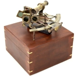 Brass sextant in a wooden box - XL