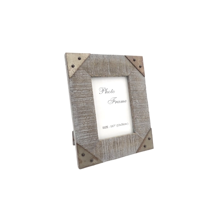10 x 15 manga frame inlaid with metal elements