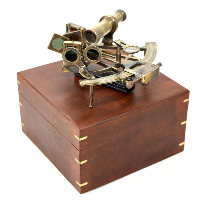 Brass sextant in a wooden box - XL