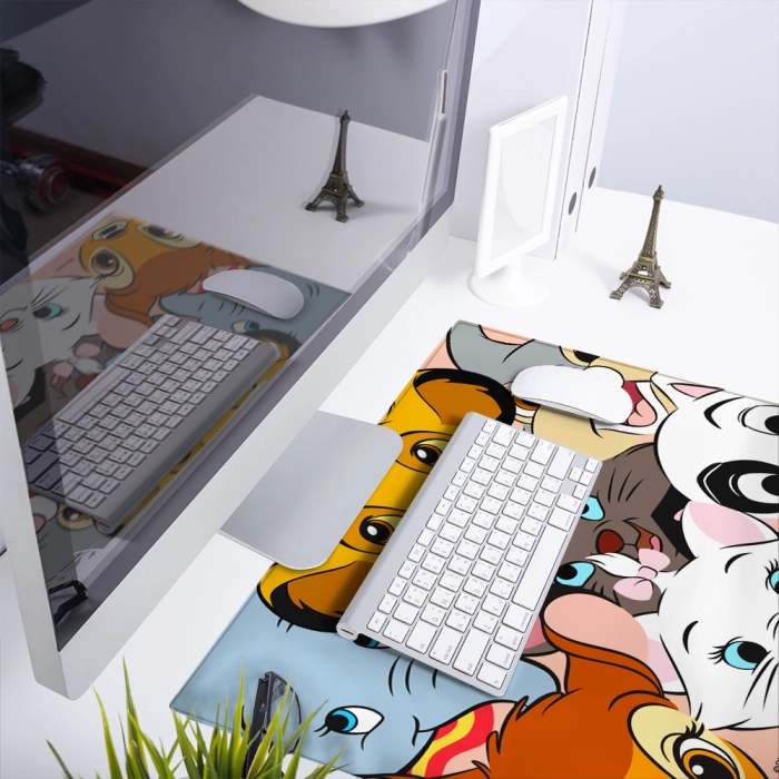 Disney Friends desk mat - 50x45 cm