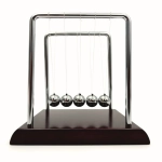 Kulki Newtona Drewno Metal – Elegancka Ozdoba Biurka