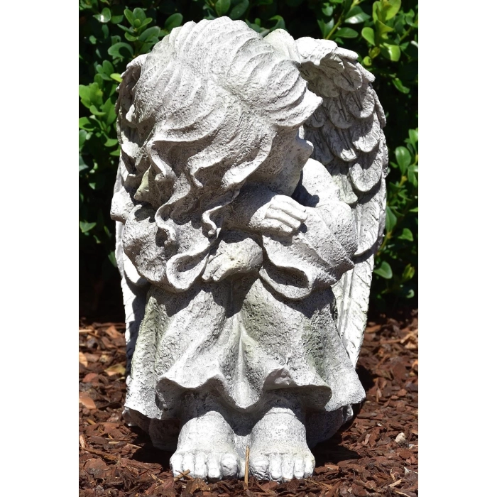 Figurka Ogrodowa Aniołek 24 cm – Symbol Spokoju w Twoim Ogrodzie