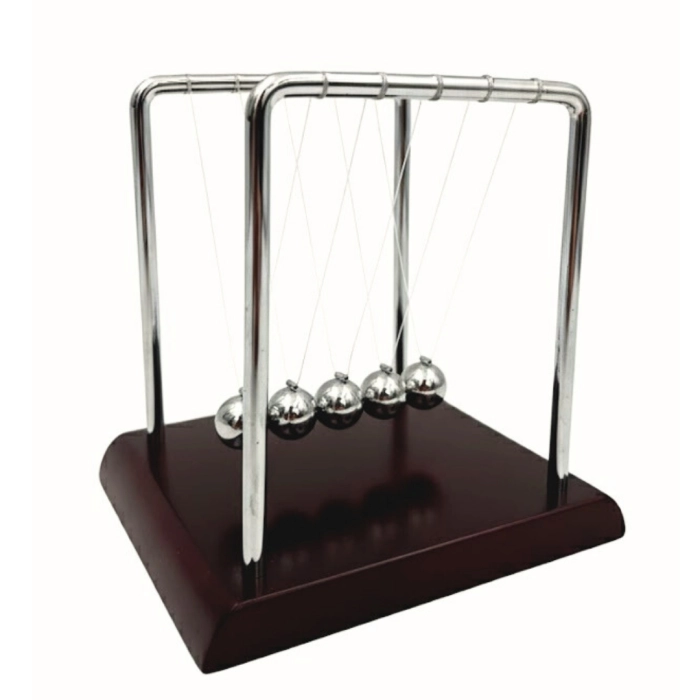 Kulki Newtona Drewno Metal – Elegancka Ozdoba Biurka