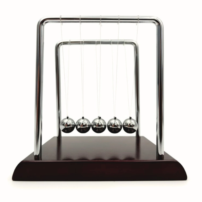 Kulki Newtona Drewno Metal – Elegancka Ozdoba Biurka